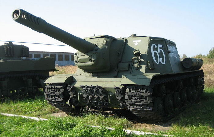 Появилась ИСУ-152.