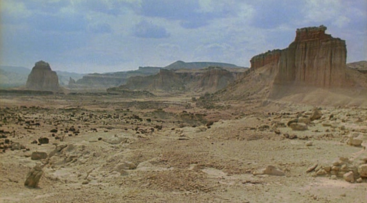 Кадр из фильма: просторы Техаса, пустынные и бескрайние