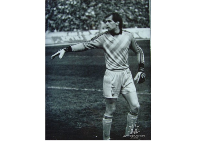 Снимок 1988 года. Скопирован из социальной сети с разрешения Валерия Сарычева.