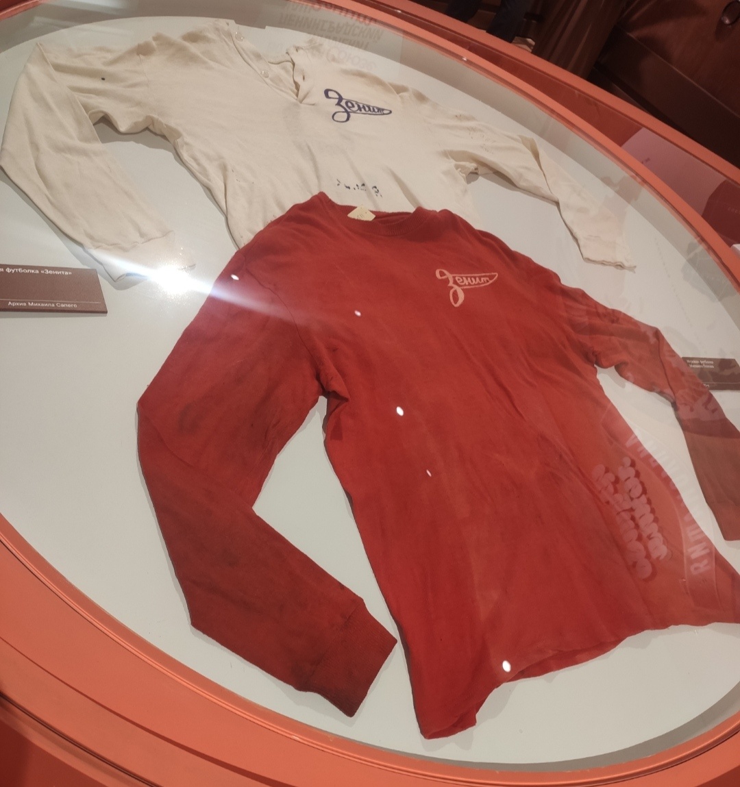 кадр из сериала Эпизоды 🔑