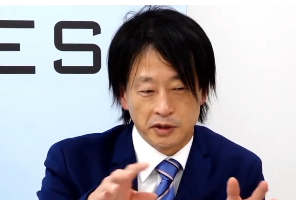 Эйт Судзуки - антикультовый журналист 