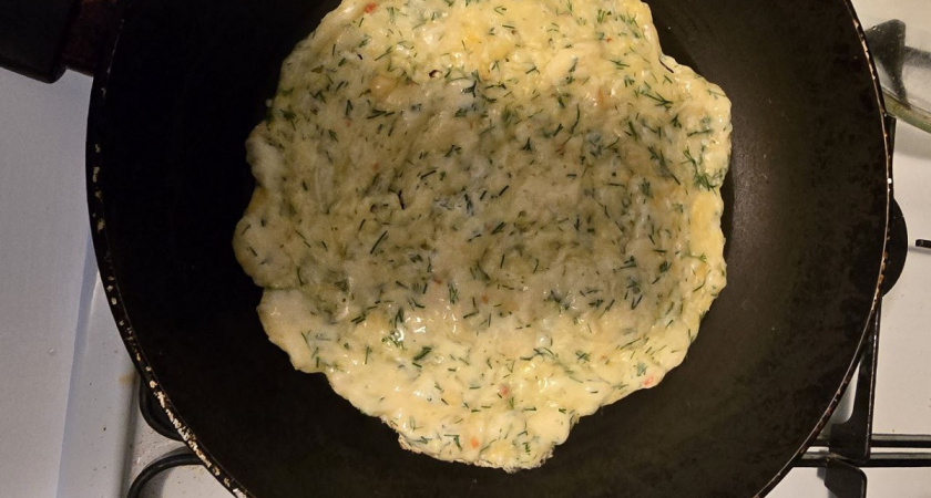    Кефир, два вида сыра, творог и зелень: как приготовить роскошный пирог на зависть опытным кулинарам