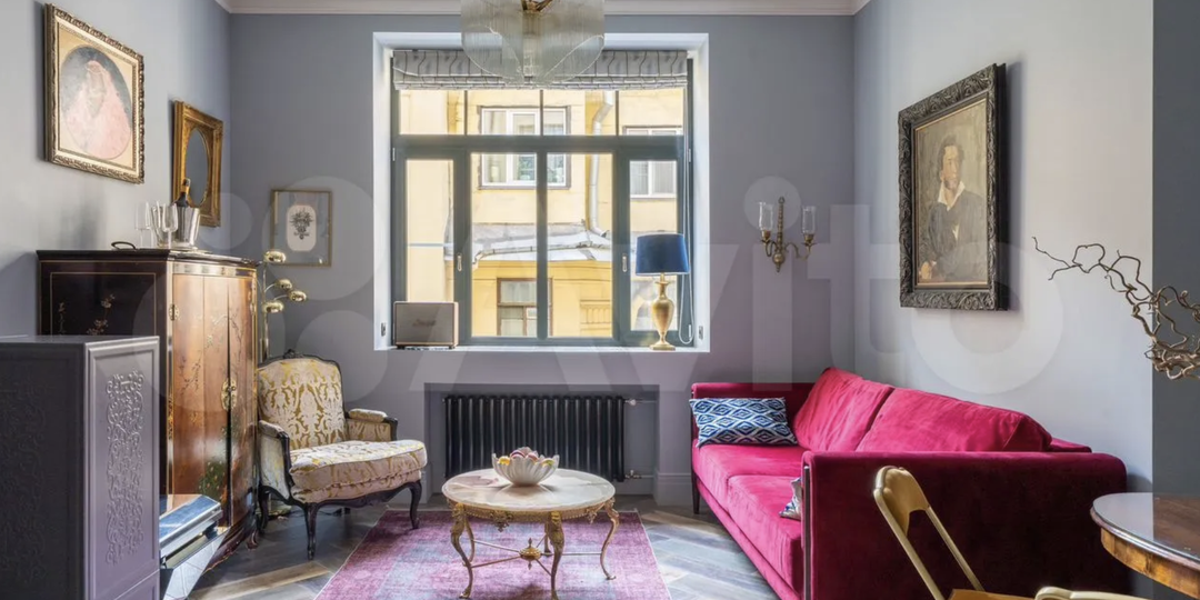 Яркая однокомнатная квартира в историческом сердце Санкт-Петербурга