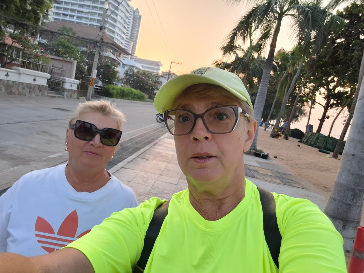 Это мы с Валей  перед успешно проведенной спасательной операцией (выслеживали Ветра Свуо). 