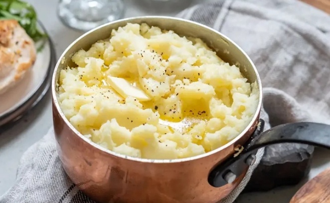 Вот так варят картошку для пюре: первое правило - и 2 неявных тонкости. Пышное, воздушное, душистое - не будет жидким, водянистым, клейким