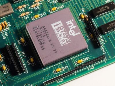    Бывший глава Intel раскрыл тайну своих инициалов на чипах компании