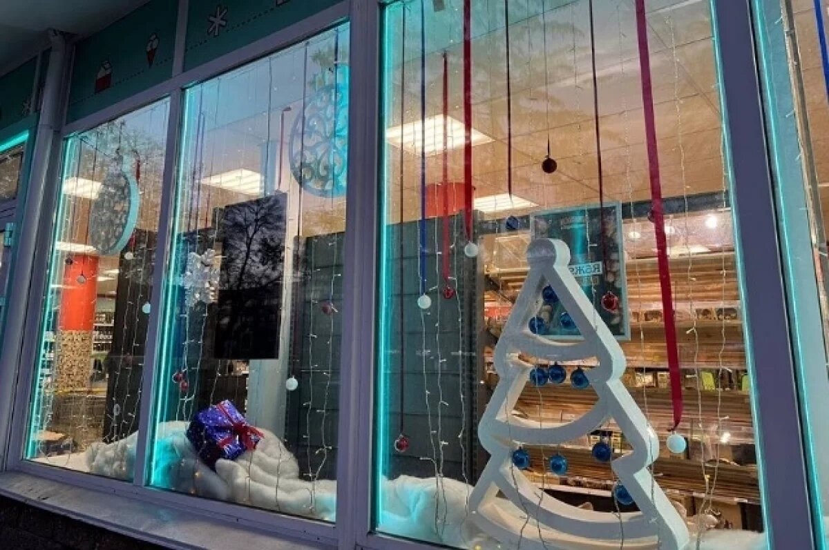    В Уфе победителям конкурса за лучшую новогоднюю витрину дадут по 60 тысяч