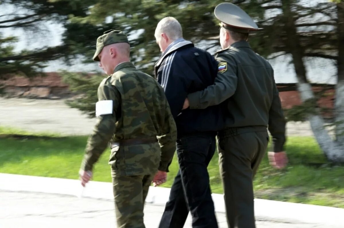    В Южно-Сахалинске мужчину доставили в военкомат прямо из кафе