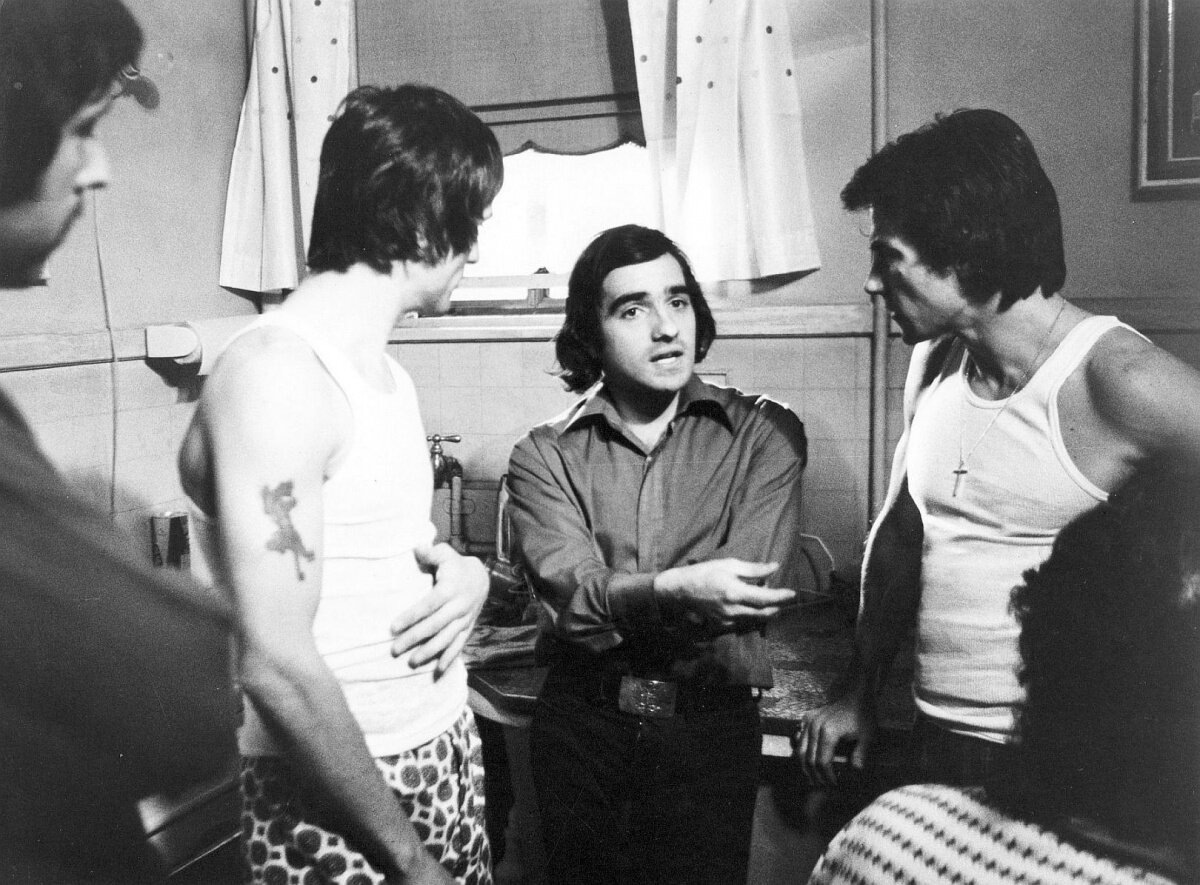 Мартин Скорсезе (в центре), кадр со съёмочной площадки фильма “Злые улицы” (1973). Источник: https://www.kinopoisk.ru/