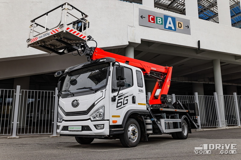 Автогидроподъемник от завода Техно Юнион+ с надстройкой ВА 180Т - рабочая высота подъема 18 м производства Велмаш