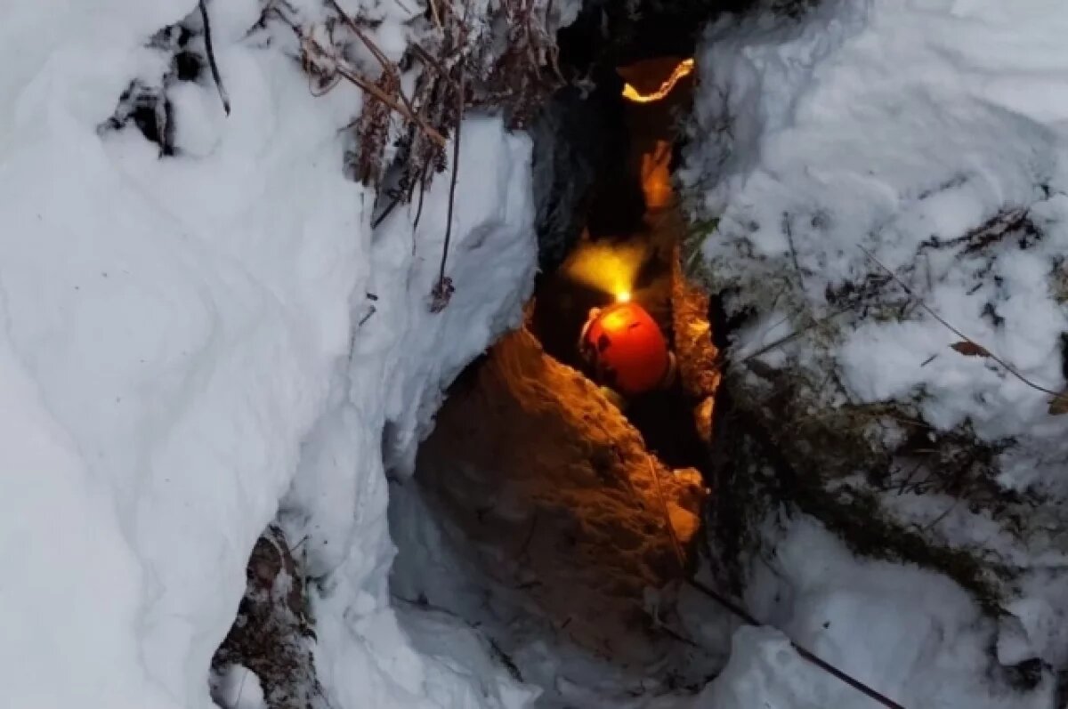    Спасатели обследовали две пещеры в поисках Усольцевых