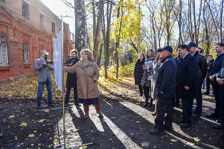    Осенью 2022-го Минниханову презентовали проект по застройке Фермы-2.   
Фото: president.tatarstan.ru