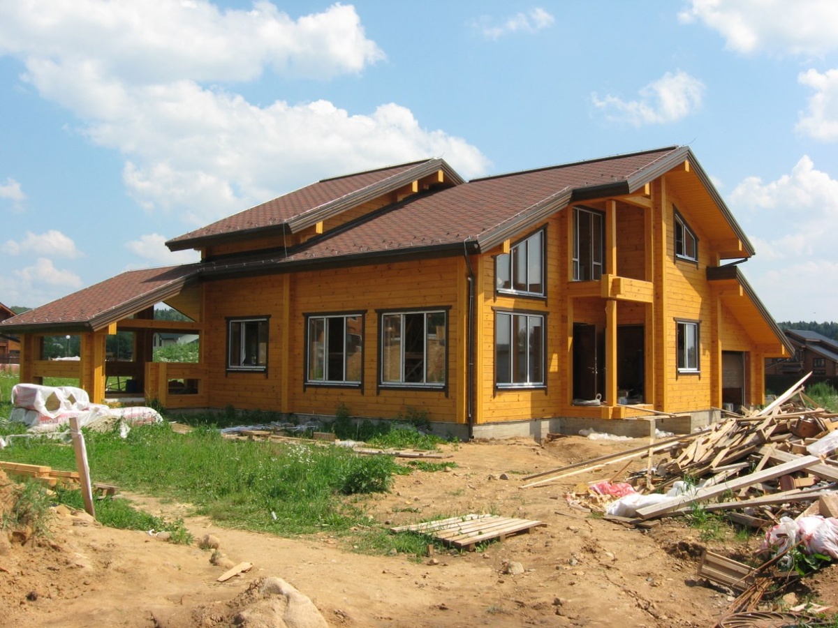 
Мансарду можно утеплять в готовом доме — не обязательно на этапе стройки. Фото: Мир Квартир