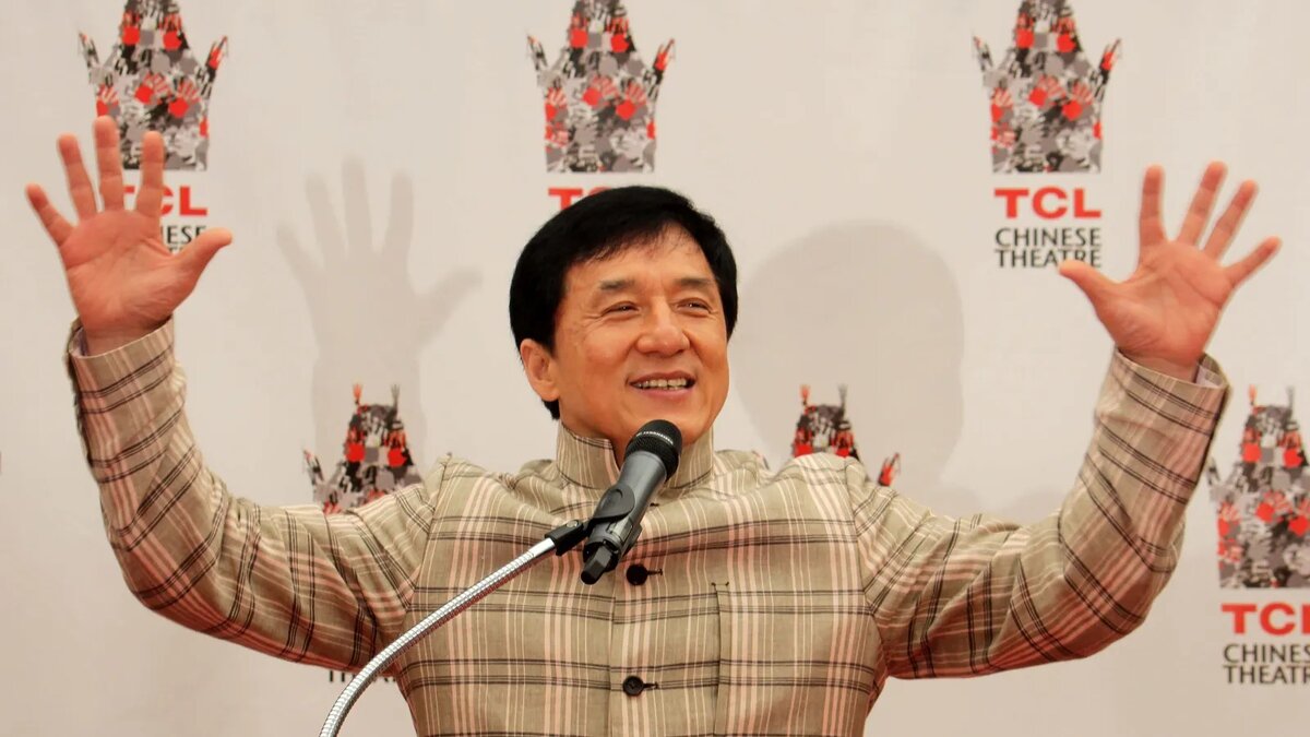 Джеки Чан (англ. Jackie Chan) — гонконгский, китайский и американский актёр, мастер боевых искусств, каскадёр и постановщик трюков, продюсер, режиссёр, сценарист, а также певец.