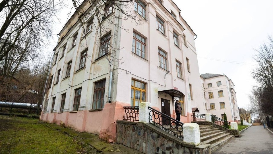 В Смоленске школу №1 на улице Соболева капитально отремонтируют в 2026 году