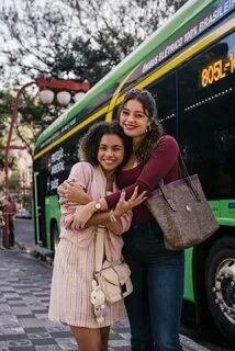 Фото из интернета. Жерлуси и Жоэлли- мать и дочь.