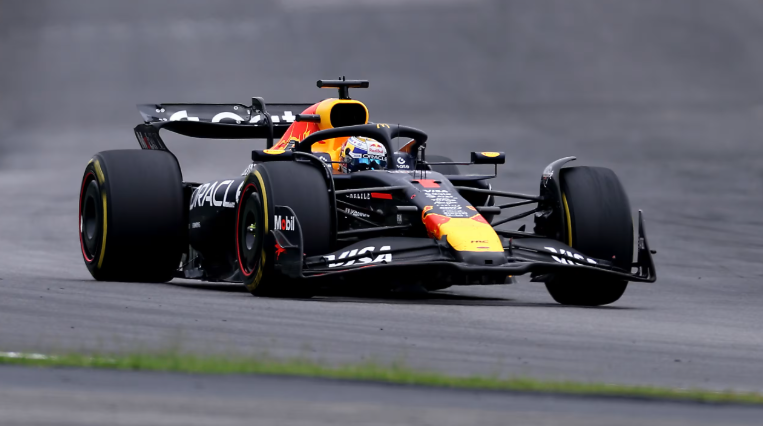 Во второй половине сезона Ферстаппен сократил отставание от соперников по очкам