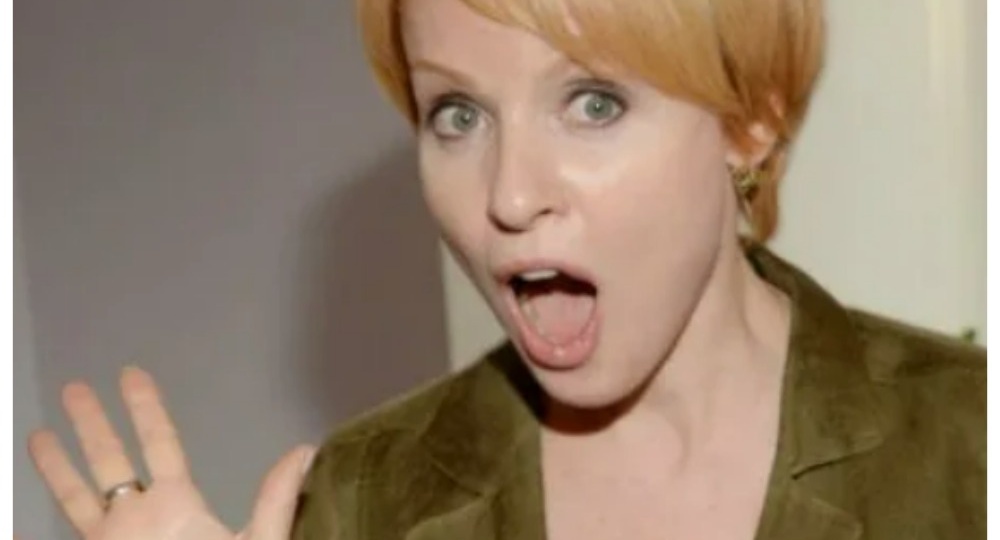 Жанна Эппле 7 лет не отдаёт подруге 10 миллионов. Теперь её хотят лишить звания