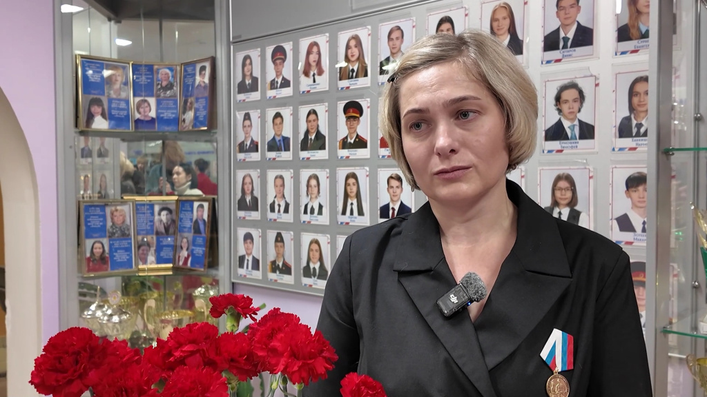    В школе Пыть-Яха появилась парта Героя и кадетский класс, названный в честь погибшего на СВО земляка