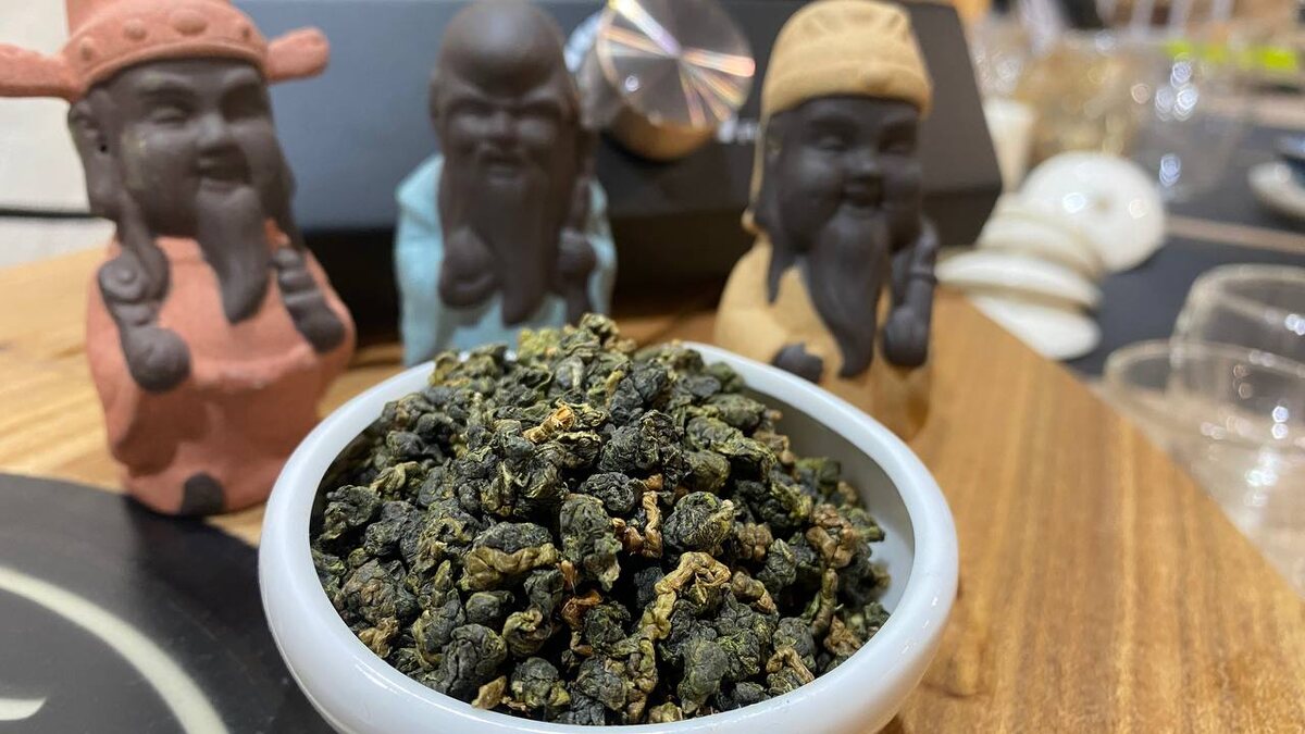 Дун Дин Улун в ассортименте AROMA TEA COFFEE