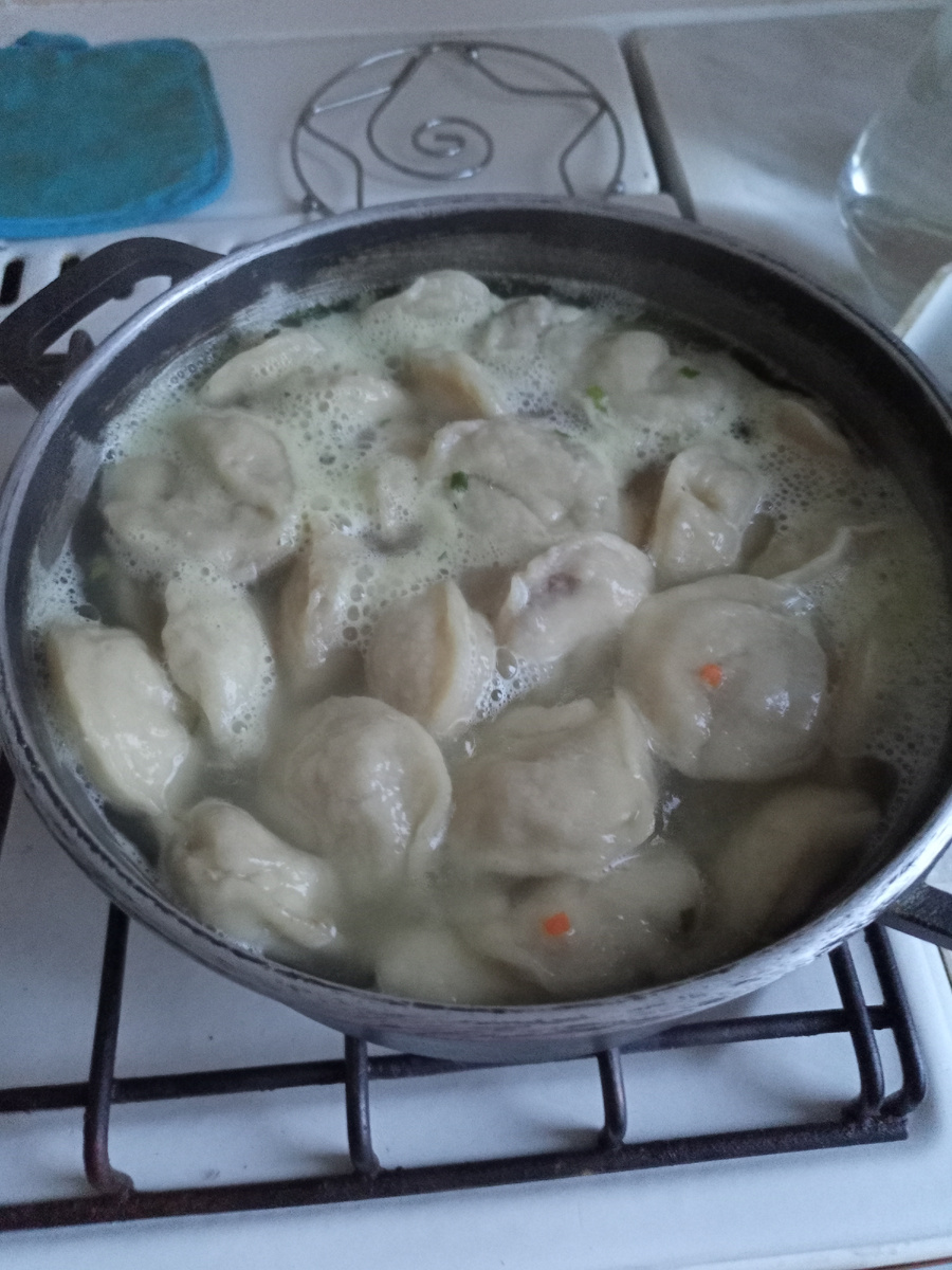 Сварила суп из пельмешек свои 🤪🙏