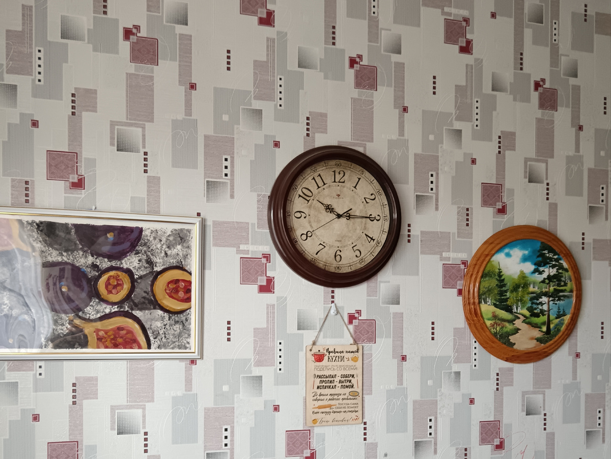 Слева - новая картина с инжирами