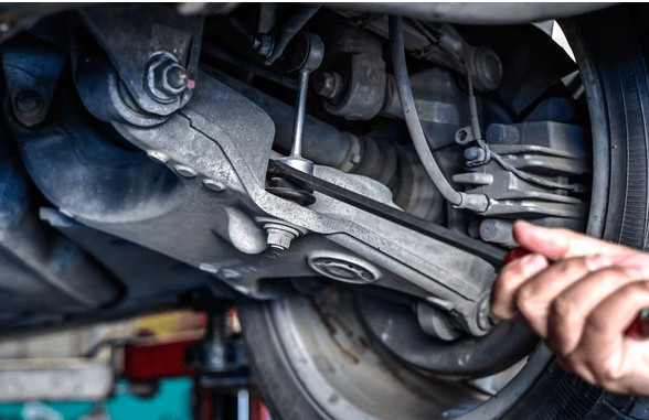 Как часто нужно проверять подвеску автомобиля: признаки и периодичность