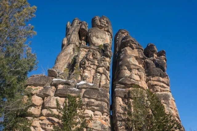    Эта скала раскачивается из стороны в сторону Фото: АиФ/ Тимур Спирин