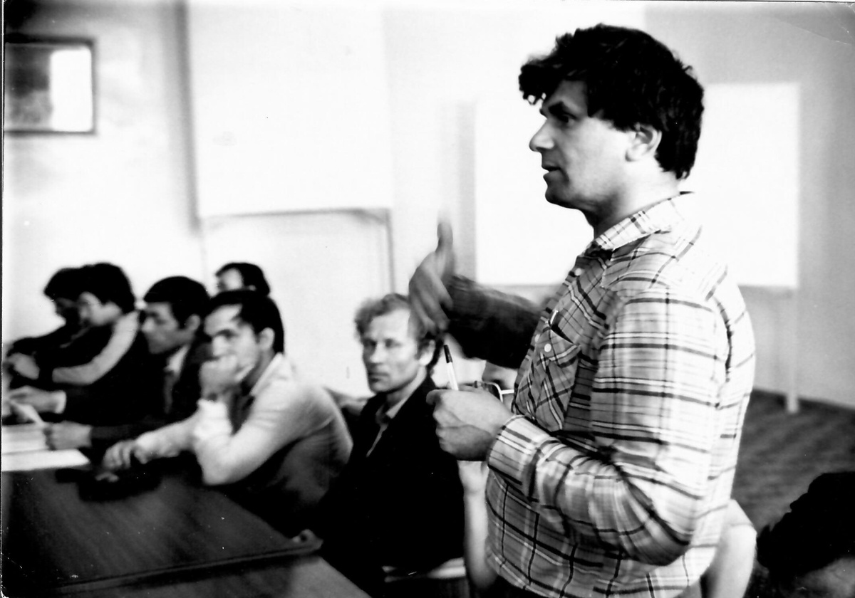 Выступает Квачев Василий Михайлович – старший мастер КИБ спортивных автомобилей НТЦ.