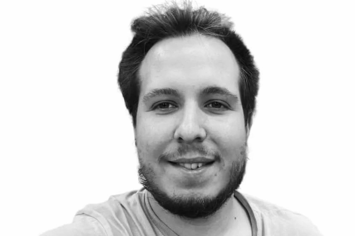     «Попал под поезд»: погиб 26-летний ведущий телепрограммы «Вести-Зачет» Артем Кузнецов