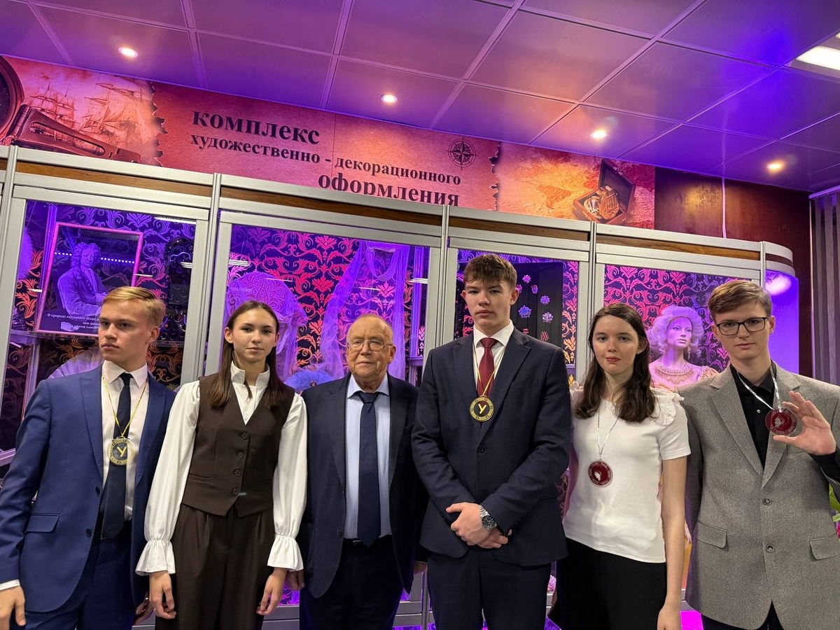    Югорские школьники выступили на телеолимпиаде «Умницы и умники»