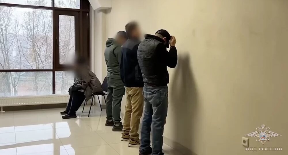 В Иркутске шесть женщин нелегально прописали 1,5 тыс. мигрантов