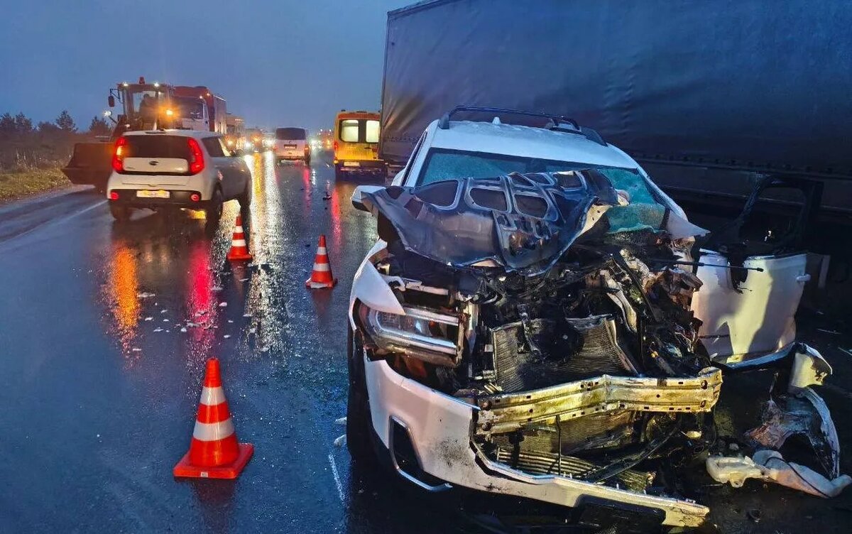    Пострадавший в ДТП под Ижевском водитель кроссовера скончался в больнице