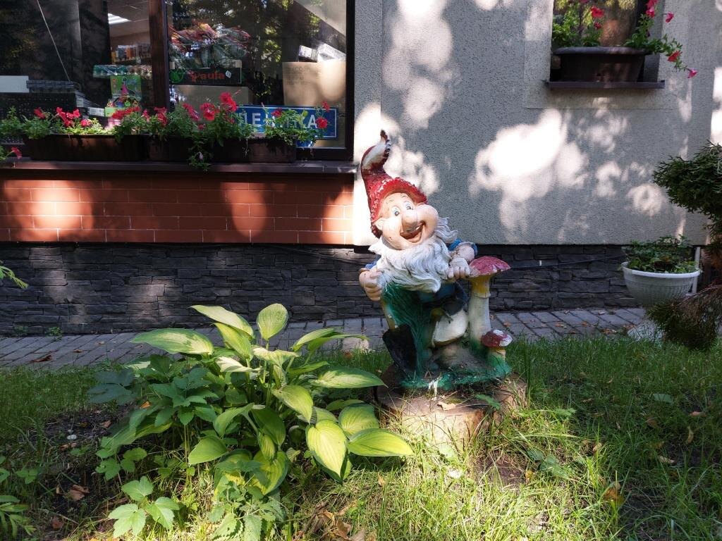 Садовая фигурка гнома - это далеко не единственное сказочное, что есть в Светлогорске. 
