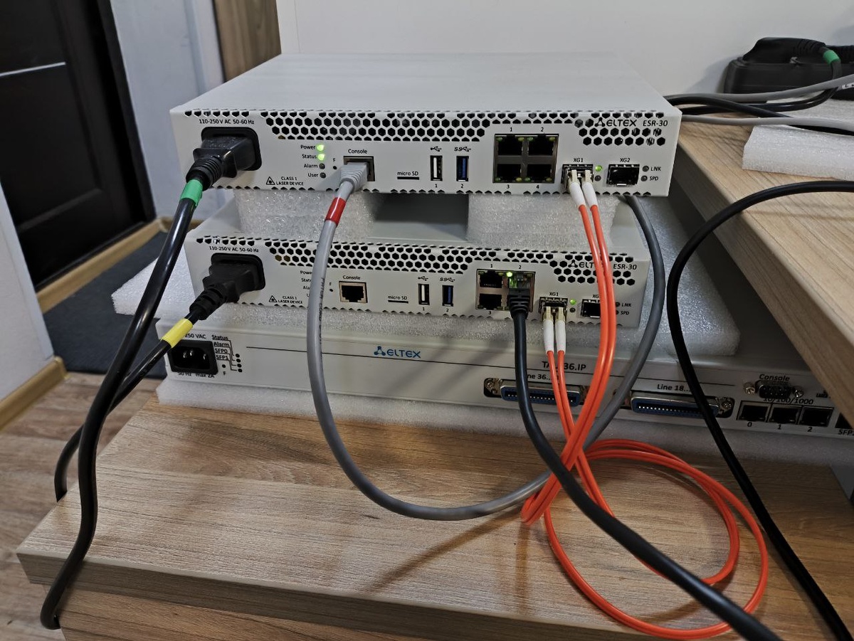 Два Eltex ESR-30 в кластере