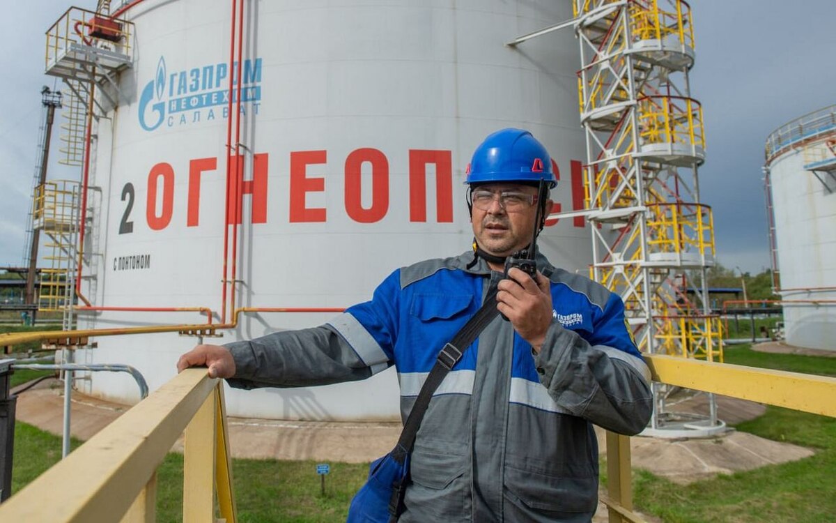    «Газпром» продает «Росхиму» нефтехимический комплекс «Салават» Фото: сайт «Газпром нефтехим Салават»