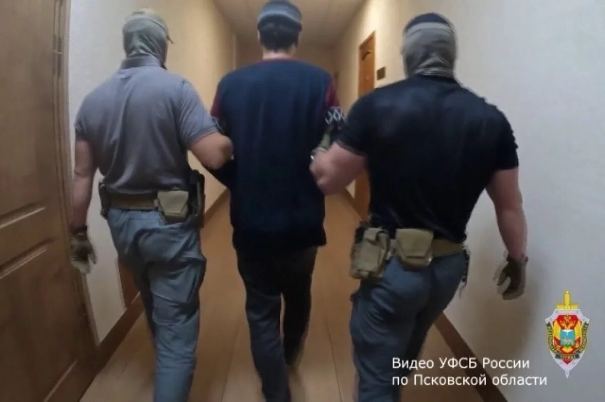    Мужчина пытался поджечь здание администрации в Великих Луках