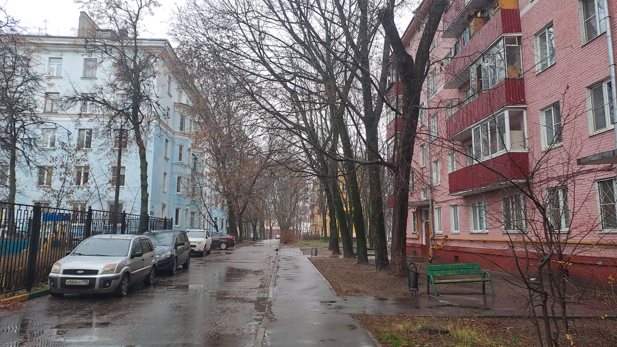 Зато какие разноцветные дома у нас в Люберцах! Разбавляют серые будни красками.