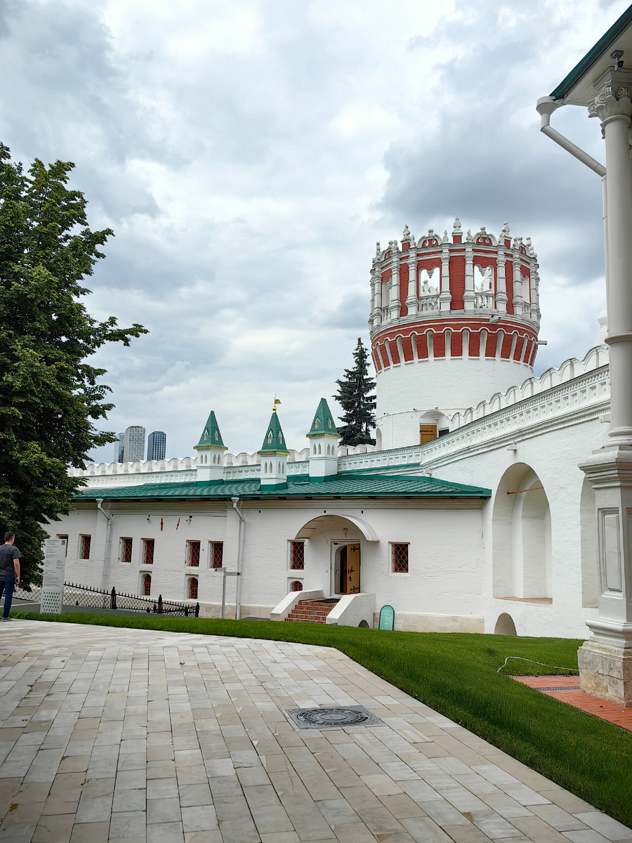 Напрудная башня в Новодевичьем монастыре Москва
