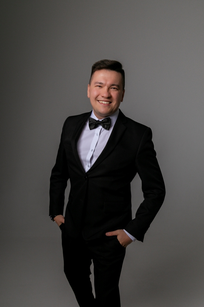 Андрей Рублёв — ведущий с конкурсами в Йошкар-Оле. Смех, энергия и вовлечённые гости делают праздник живым