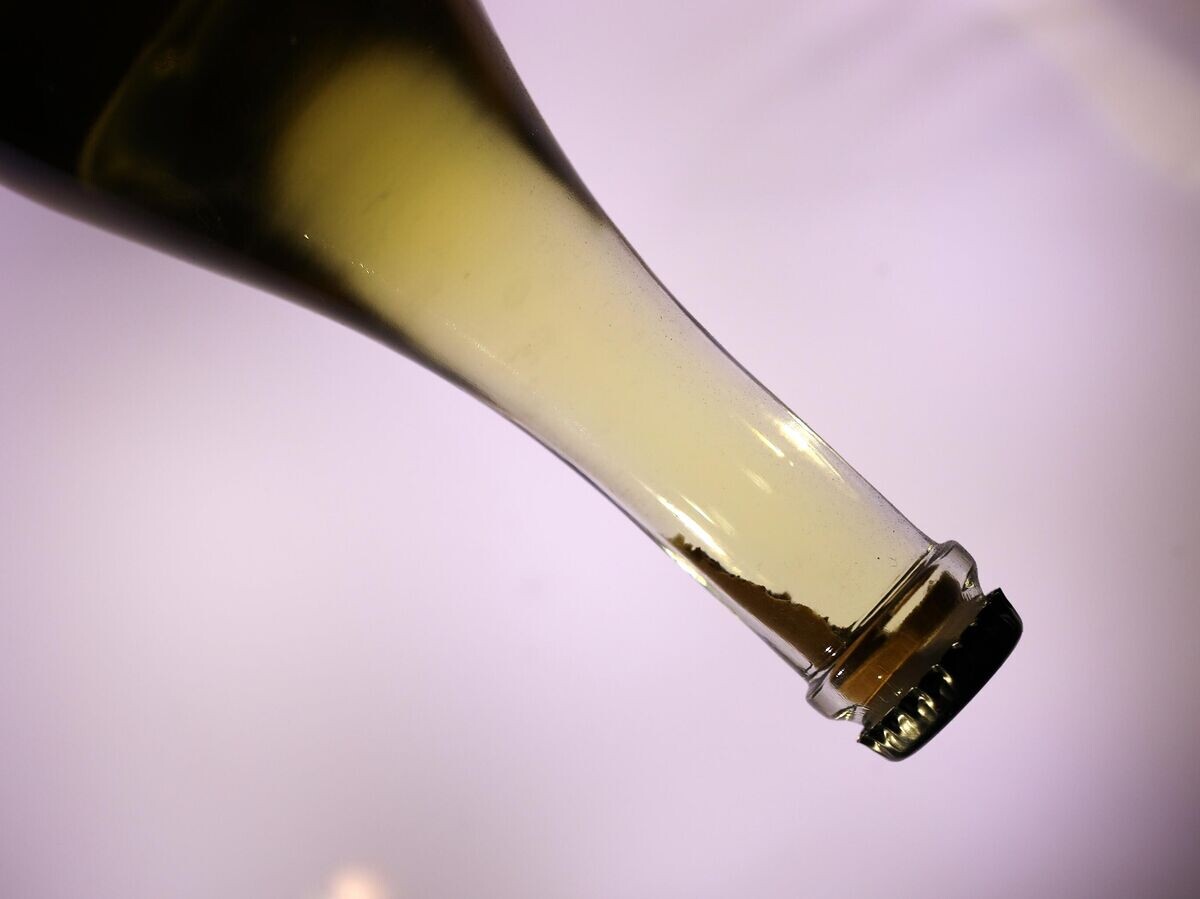    Бутылка шампанского© РИА Новости / Виталий Тимкив