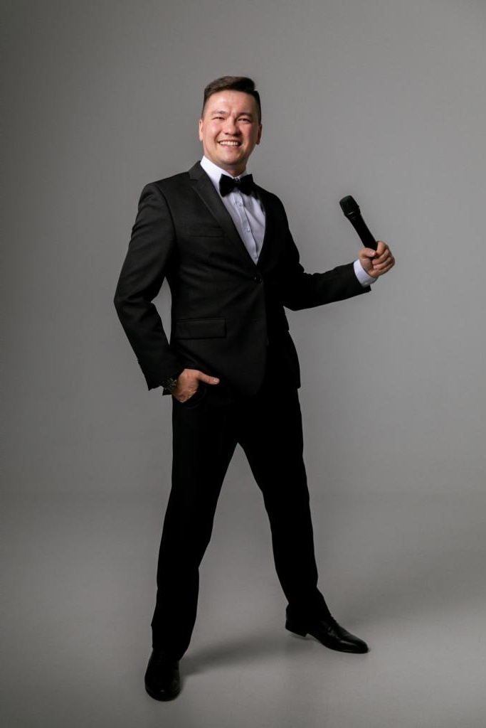 Андрей Рублёв — ведущий мероприятие в Йошкар-Оле. Энергия, внимание к деталям и вовлечение гостей создают праздник, который запоминается