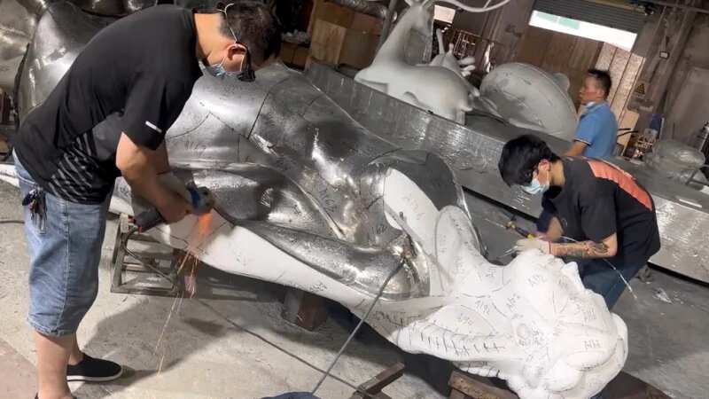     Изготовление скульптуры. Скриншот, tiktok.com/@mr.wang1218