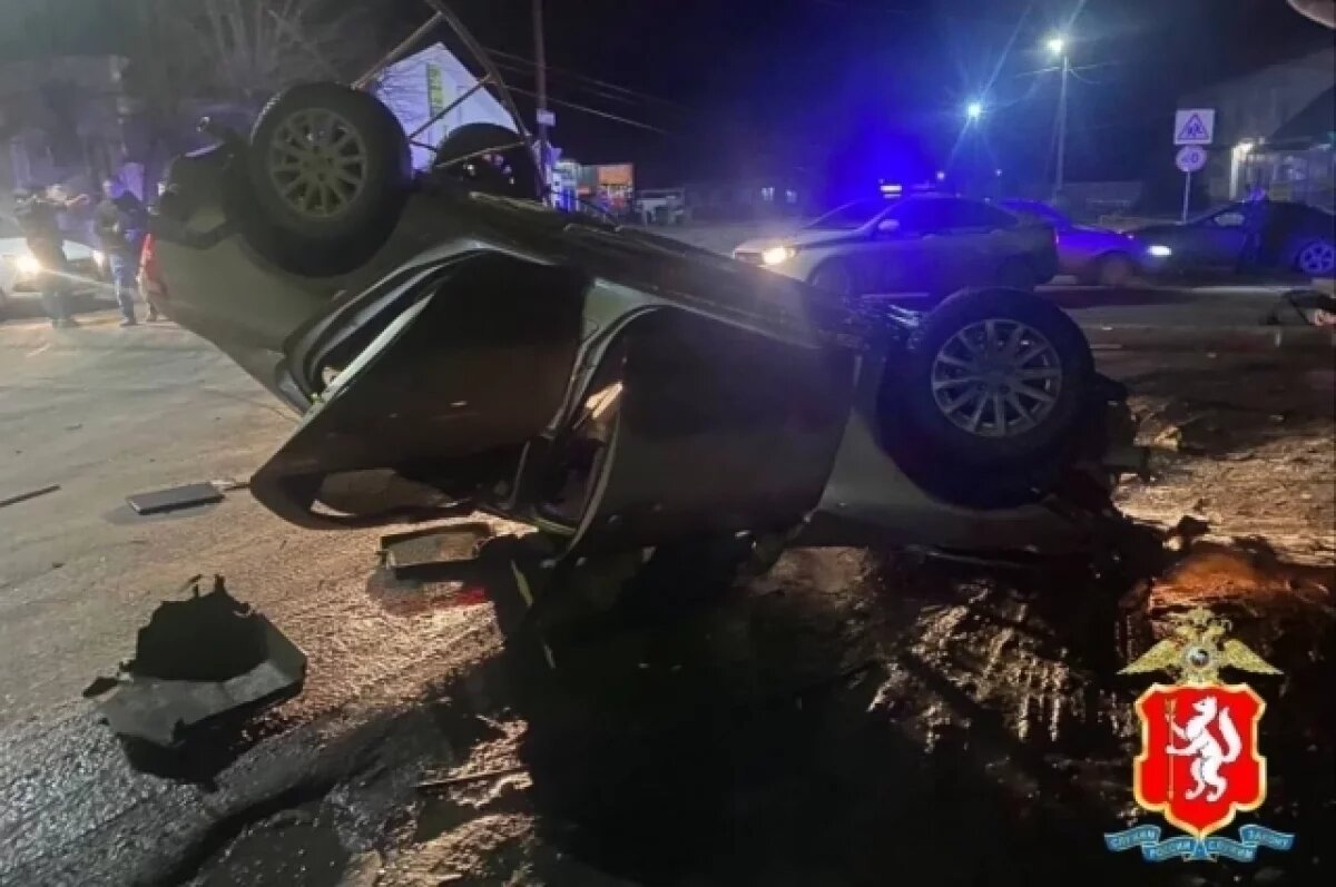    Водитель опрокинул машину, угоняя от свердловских автоинспекторов