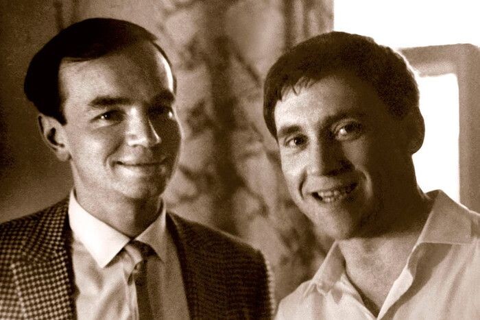 Андрей Вознесенский и Владимир Высоцкий. 1967 год.