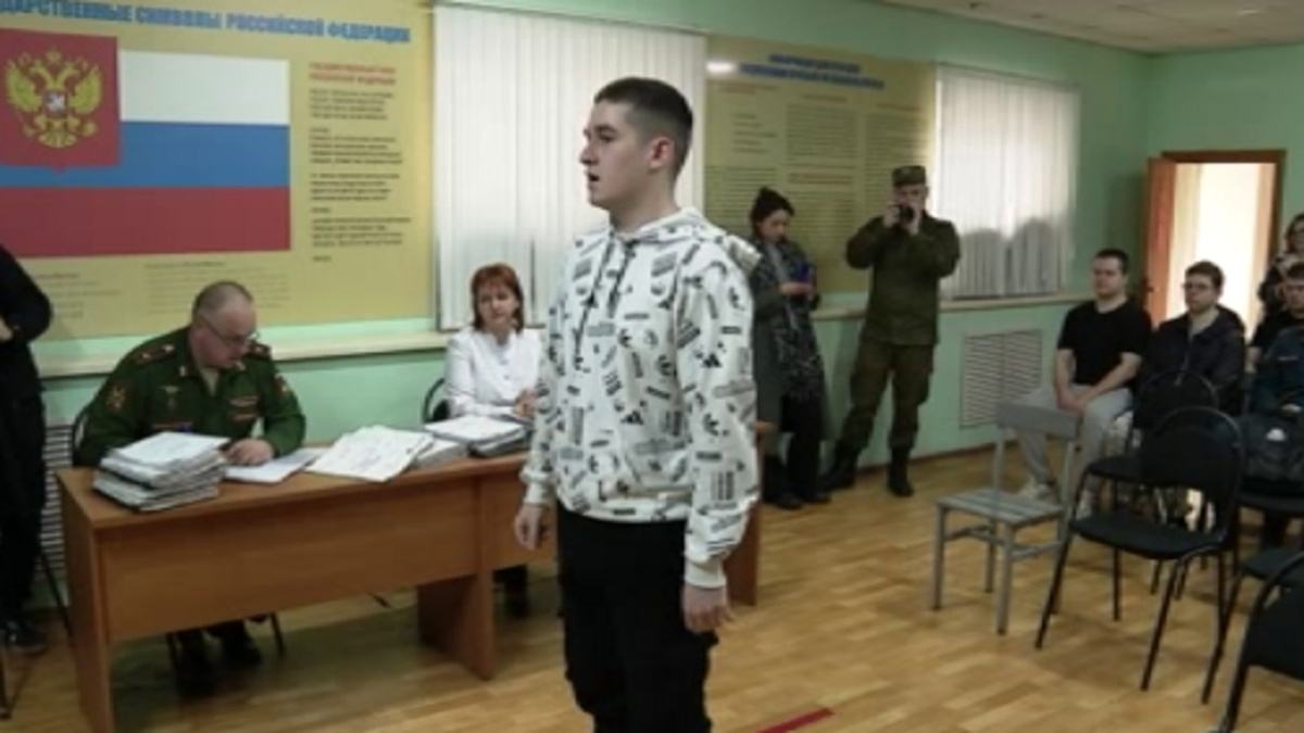    В Курске продолжается призывная кампания
