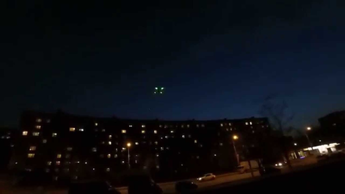 Как выглядит ночью дрон в небе