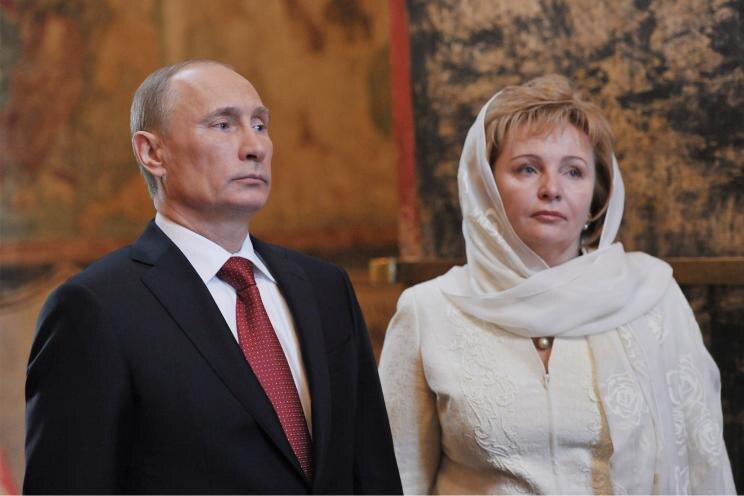 Президент России Владимир Путин со своей первой женой Людмилой Шкребневой, 2012 год.