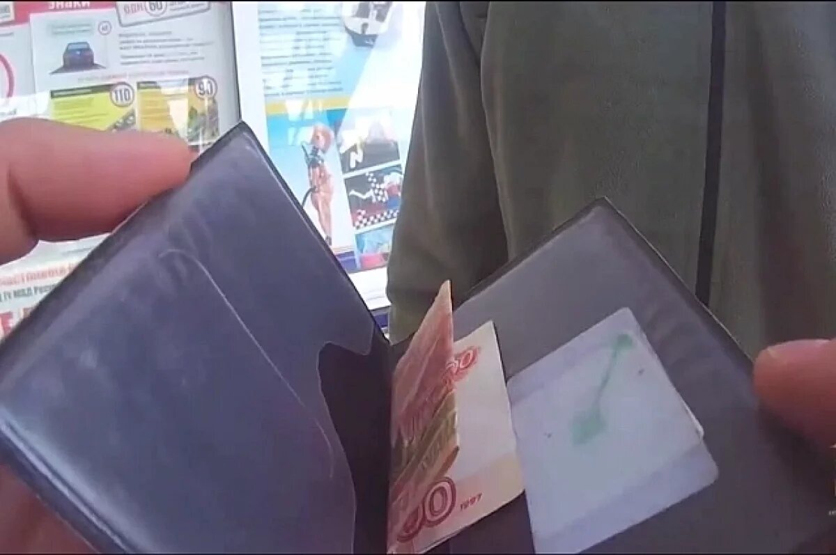    Самарские полицейские рассказали, сколько коррупционеров поймали за год