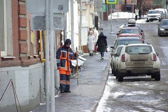    СМИ узнали о дефиците дворников, электриков и инженеров в сфере ЖКХ